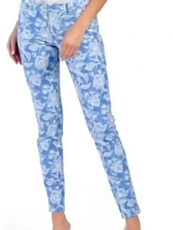 J. McLaughlin Denim - J. McLaughlin Light Blue and White Ikat Lexi Skinny Jeans. Size 10